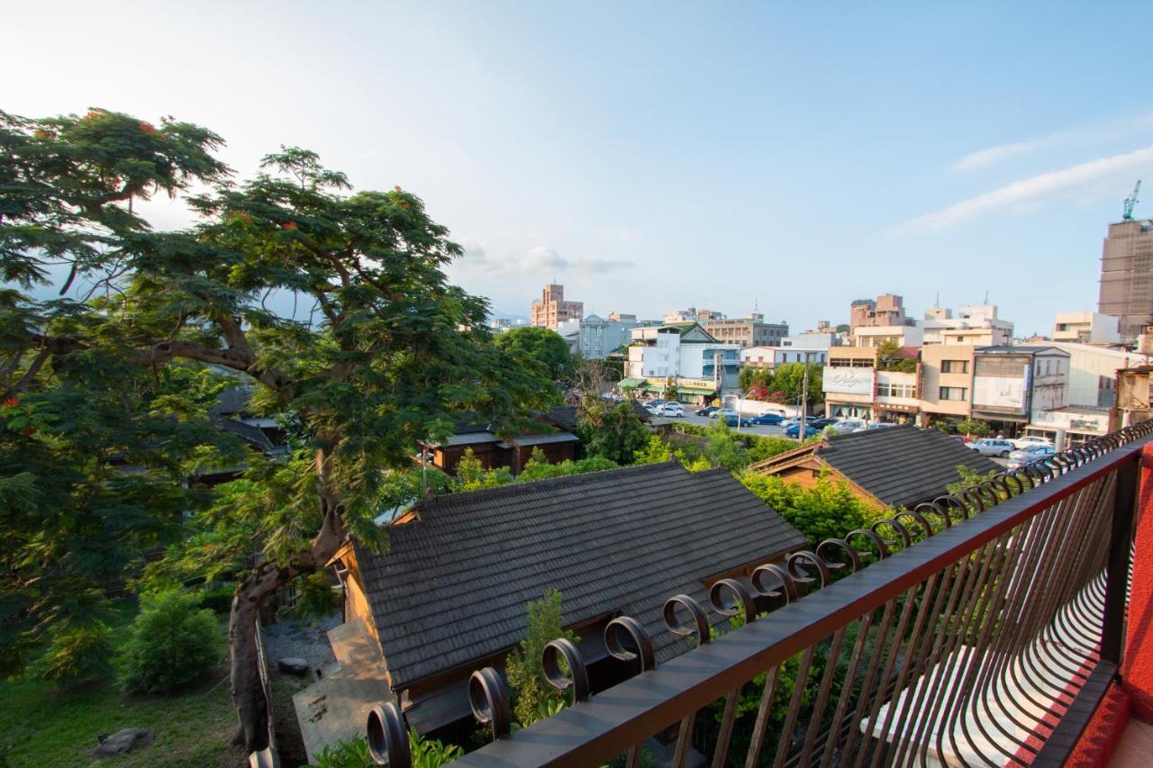 Love Inn Hualien City Exterior photo